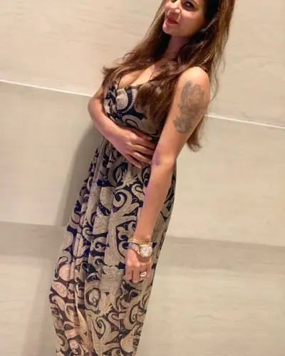 Jalesar Escort